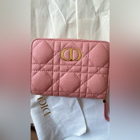Dior Wallet . Brand new , pink coral colour summer 23-34 - Picture 1 of 9